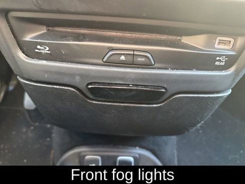 Used 2021 Chrysler Pacifica Touring w/ Uconnect Theater Family Group image 20