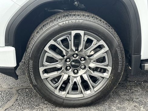 New 2026 GMC Sierra 1500 Denali Ultimate w/ LPO, Black Badging Package image 18