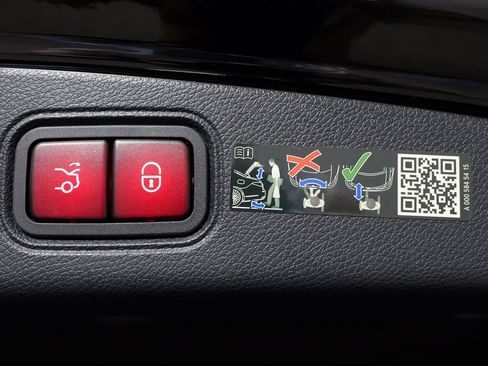 Used 2022 Mercedes-Benz E 450 Coupe image 60