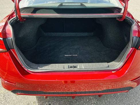 Used 2024 Nissan Sentra SV image 8