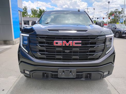 Used 2023 GMC Sierra 1500 Elevation w/ Preferred Package AWD/4WD image 11