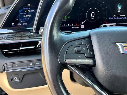Used 2024 Cadillac Escalade Premium Luxury AWD/4WD image 13