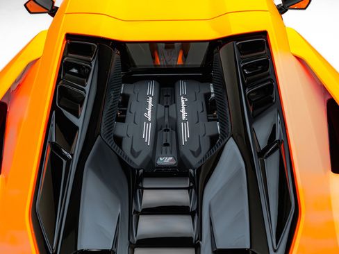Used 2024 Lamborghini Revuelto AWD/4WD image 27