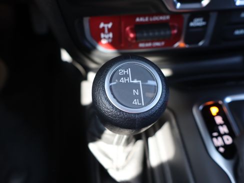 Used 2025 Jeep Wrangler Unlimited Sport AWD/4WD image 27