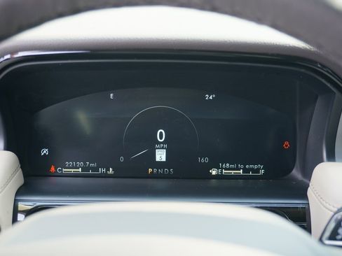 Used 2023 Lincoln Nautilus AWD w/ Premium Package image 12