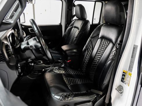 Used 2020 Jeep Wrangler Unlimited Sport AWD/4WD image 32