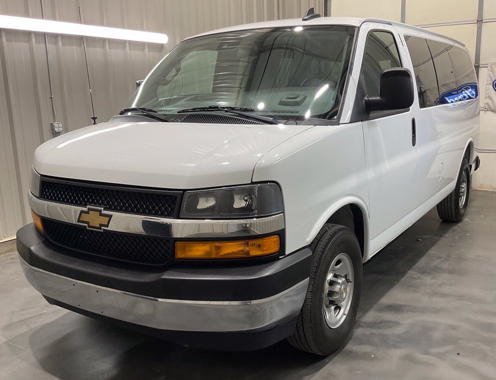 Used 2025 Chevrolet Express 2500 LT w/ LT Preferred Equipment Group RWD image 3