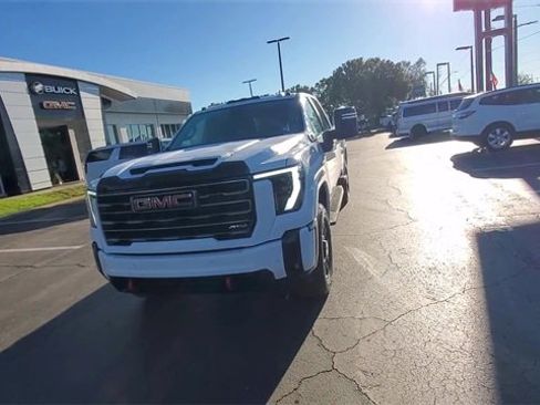 Used 2025 GMC Sierra 2500 AT4 w/ AT4 Premium Plus Package image 3