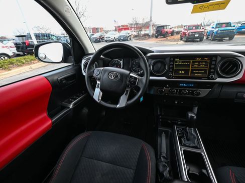 Used 2021 Toyota Tacoma SR5 image 32