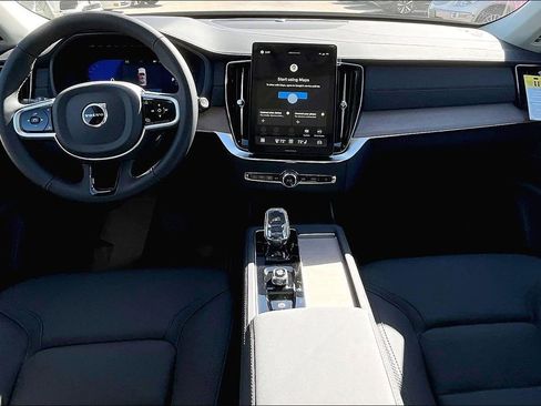 New 2026 Volvo XC90 B5 Core w/ Protection Package Premier image 9