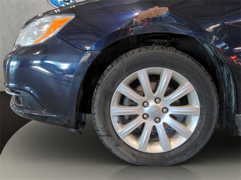 Used 2012 Chrysler 200 Touring image 15