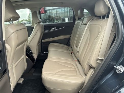 Used 2022 Lincoln Nautilus Reserve image 28