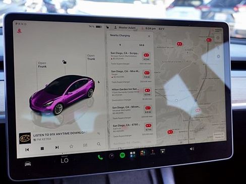 Used 2022 Tesla Model 3 Long Range AWD/4WD image 31