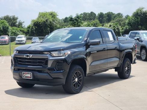Used 2026 Chevrolet Colorado LT RWD image 3