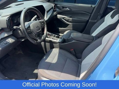 Used 2024 Chevrolet Trax RS w/ Sunroof Package FWD image 4