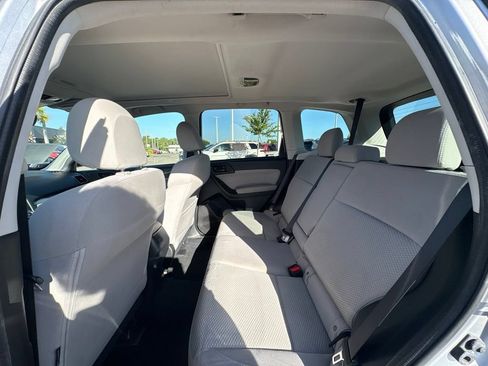 Used 2018 Subaru Forester 2.5i Premium AWD/4WD image 17