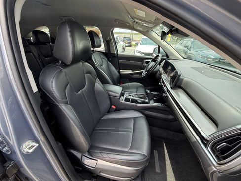 Used 2024 Kia Sorento S FWD image 39