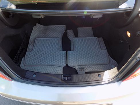 Used 2011 Mercedes-Benz C 300 Luxury image 17