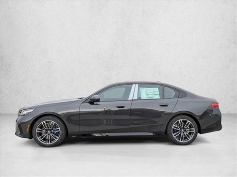 Used 2026 BMW 530i xDrive w/ M Sport Package AWD/4WD image 5