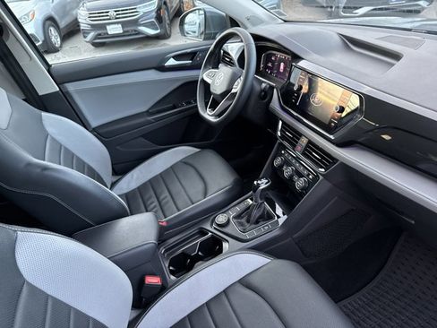Certified 2022 Volkswagen Taos SEL image 25