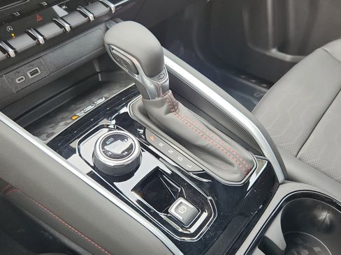 New 2026 Chevrolet Colorado Z71 w/ Technology Package AWD/4WD image 18