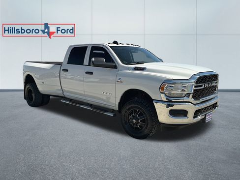 Used 2019 RAM 3500 Tradesman w/ Chrome Appearance Group image 5