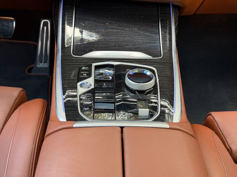 Used 2024 BMW X7 xDrive40i w/ Executive Package image 23