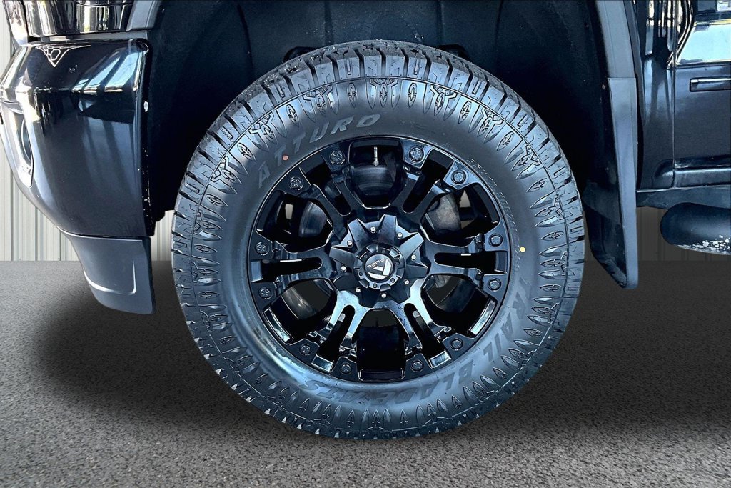Used 2018 GMC Sierra 2500 SLT w/ All Terrain HD Package AWD/4WD image 35