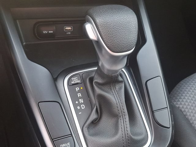 Used 2025 Kia Soul LX w/ LX Technology Package FWD image 14