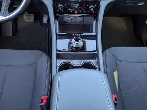 New 2025 Jeep Grand Cherokee L Laredo w/ Luxury Tech Group I image 21