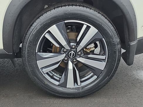 Used 2023 Nissan Rogue SL w/ SL Premium Package image 36