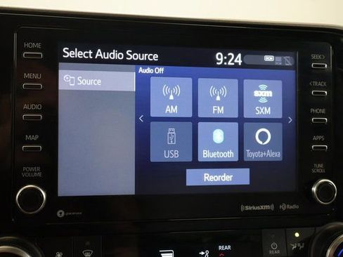 Used 2022 Toyota Highlander XLE image 23