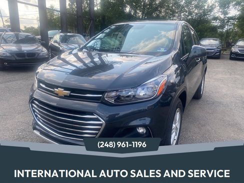 Used 2020 Chevrolet Trax LS w/ Tint and Cruise Package FWD image 1