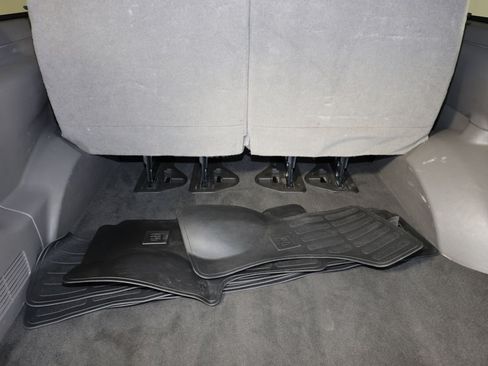 Used 2024 Chevrolet Express 3500 LT w/ LT Preferred Equipment Group RWD image 18
