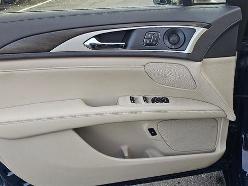 Used 2019 Lincoln MKZ Reserve image 9