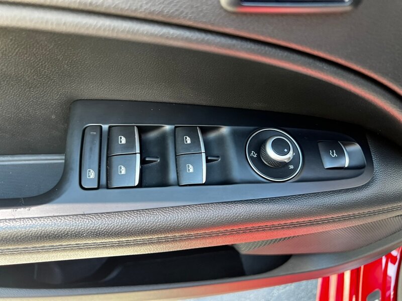 Used 2020 Alfa Romeo Stelvio Ti w/ Active Blind Spot Package AWD/4WD image 28