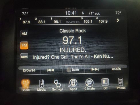 Used 2018 Jeep Cherokee Trailhawk image 25