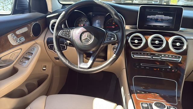 Used 2018 Mercedes-Benz GLC 300 image 30