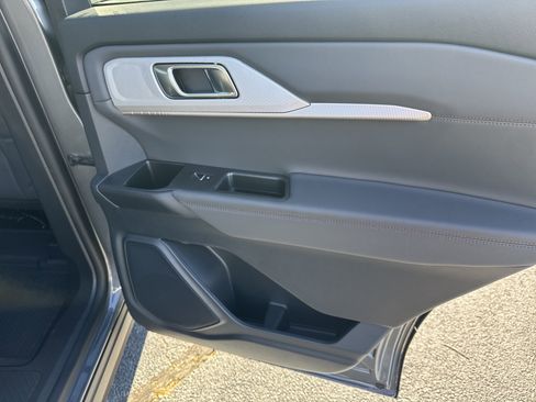 New 2026 Ford Explorer Active w/ Active Comfort Package image 16