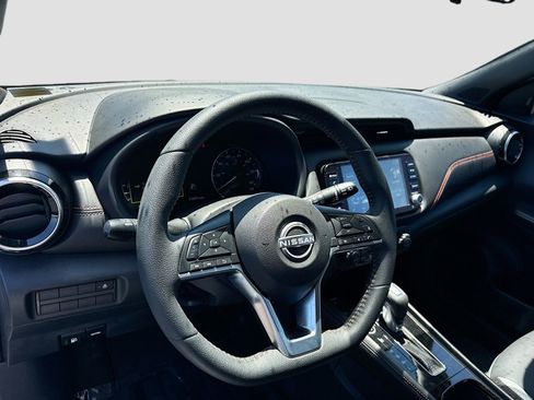 Used 2024 Nissan Kicks SR w/ SR Premium Package FWD image 9
