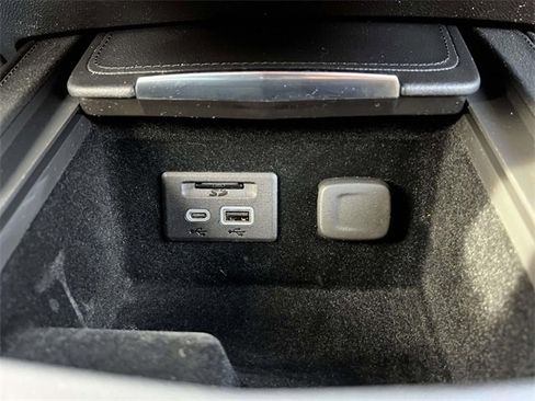 Used 2021 Cadillac XT4 Premium Luxury image 24