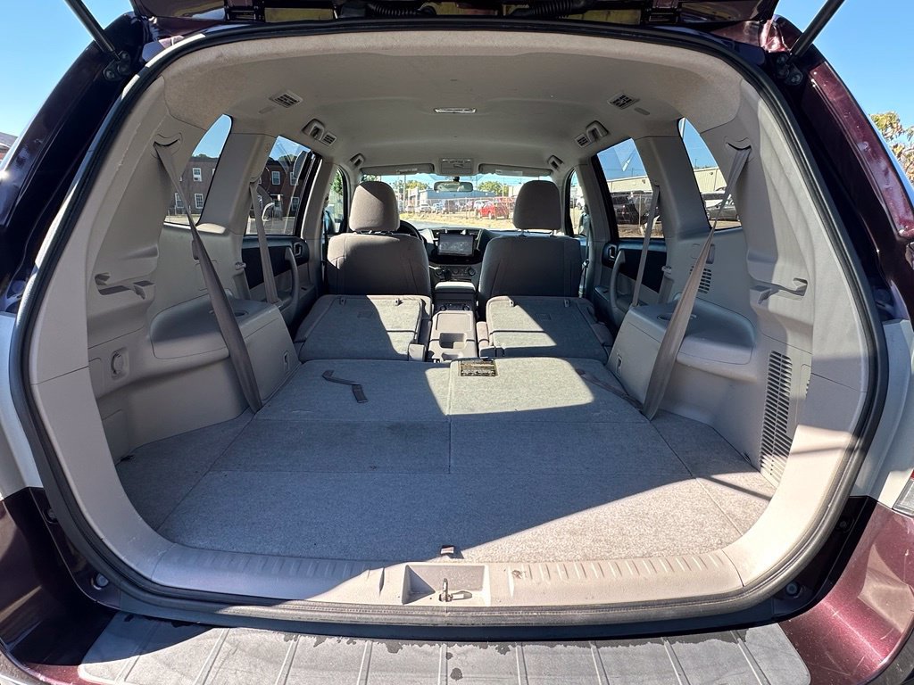 Used 2011 Toyota Highlander 2WD w/ Cold Weather Pkg image 32