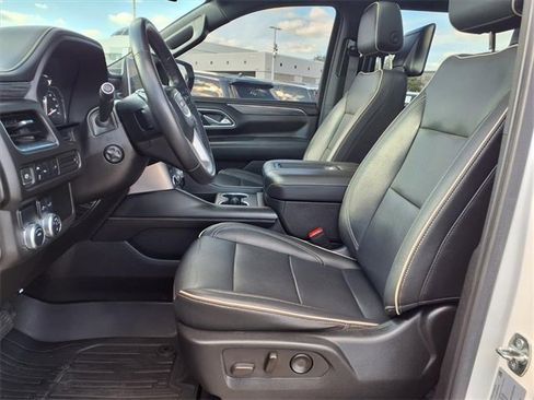 Used 2021 GMC Yukon XL SLT w/ SLT Premium Package image 5