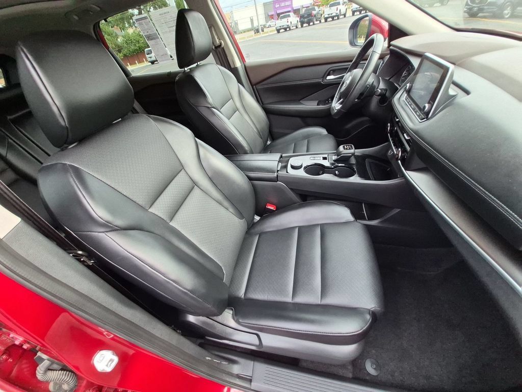 Used 2023 Nissan Rogue SV w/ SV Premium B Package AWD/4WD image 29
