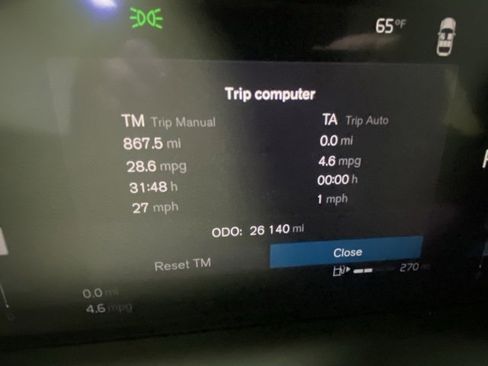 Used 2025 Volvo XC40 B5 Core image 17