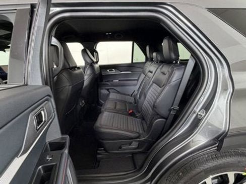 New 2026 Ford Explorer ST-Line image 9