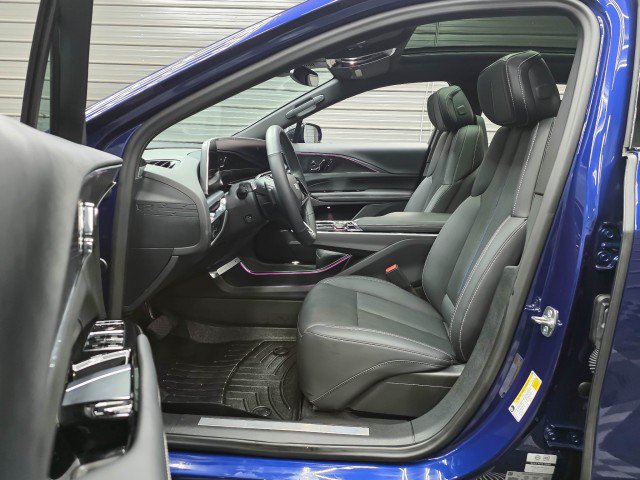 Used 2024 Cadillac Lyriq Sport AWD/4WD image 14