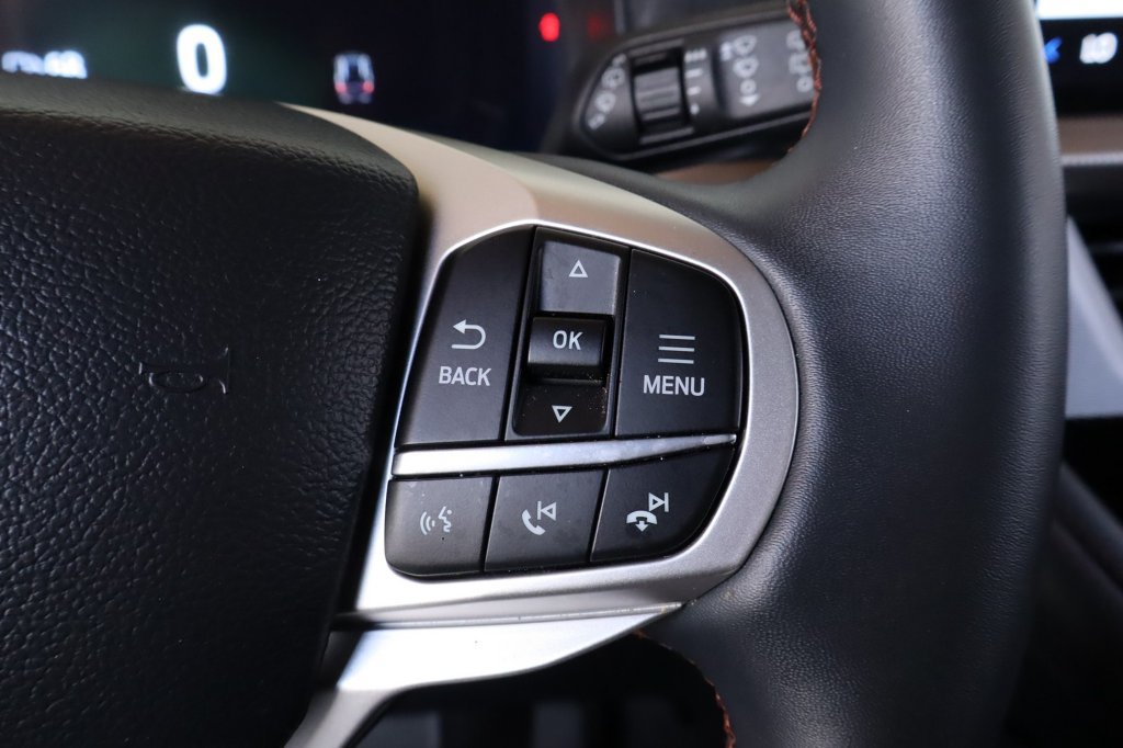 Used 2025 Ford Explorer Active RWD image 27