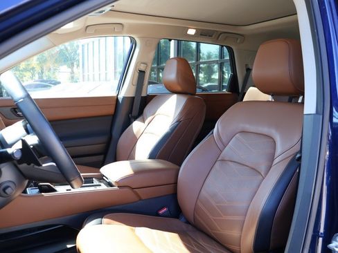 Used 2024 Nissan Pathfinder Platinum w/ Cargo Package image 34