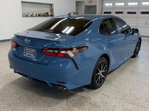 Used 2023 Toyota Camry SE FWD image 4